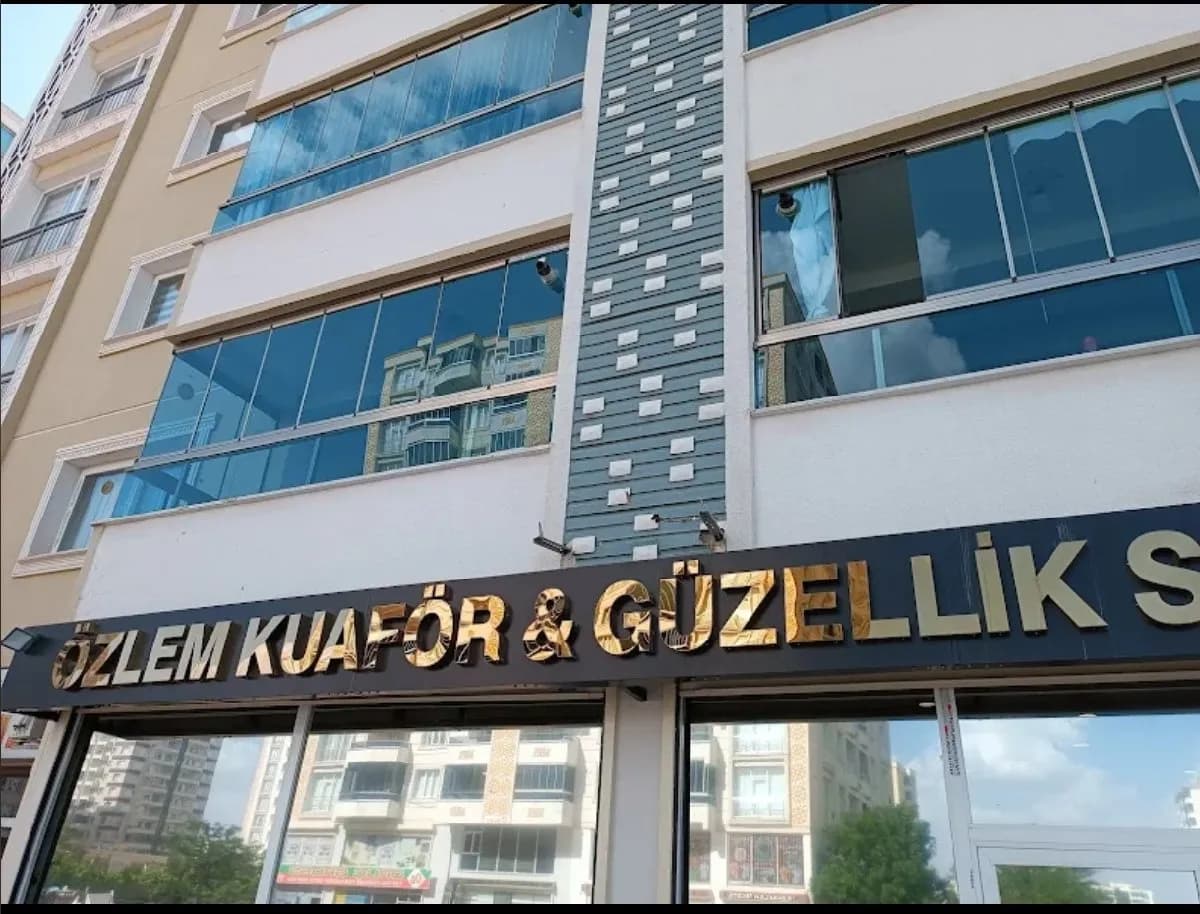 ÖZLEM MARAL KUAFÖR VE GÜZELLİK — 1